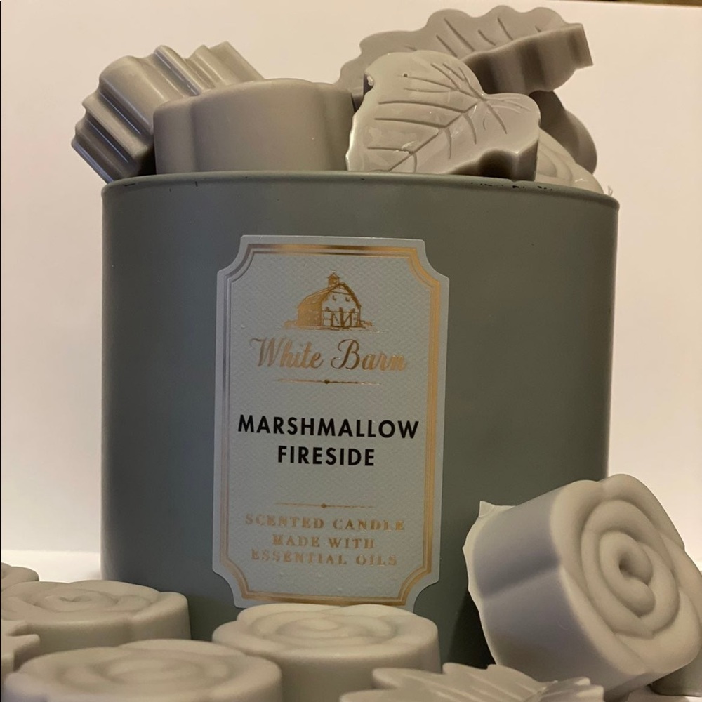 Marshmallow fireside candle